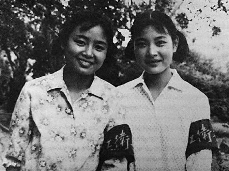 当年四冠王张瑜61岁风范犹存,忘不掉庐山恋情,听不够美妙知音