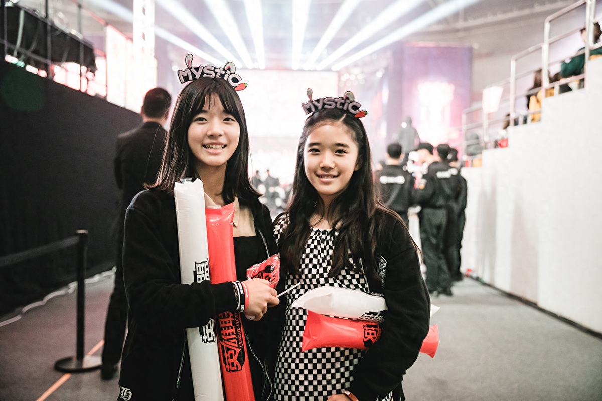 图集：大舅子Mystic那两个可爱的双胞胎妹妹