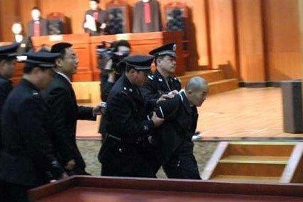 1990年警察被吓疯灵异事件 什么事情都敢瞎掰
