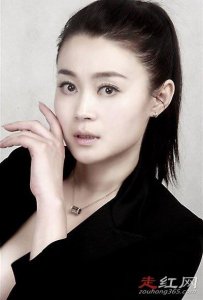 ​关婷娜喜剧人晃奶动图简直是要亮瞎人的眼睛