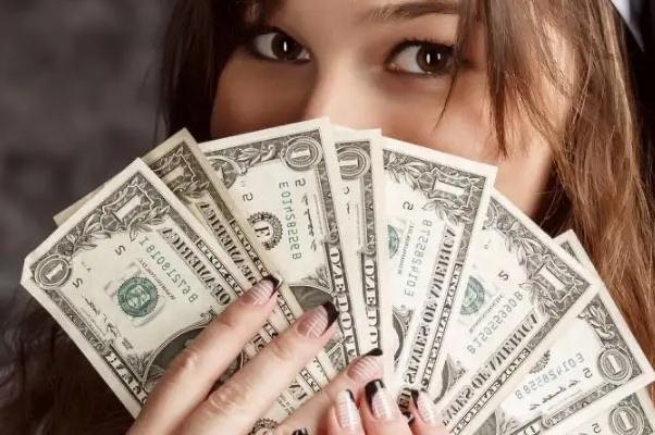 热梗拜金女是什么意思 拜金女的表现与特征  2