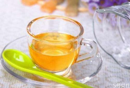 宫寒可以喝蜂蜜吗 宫寒喝什么蜂蜜比较好 宫寒可以喝蜂蜜吗 宫寒喝什么蜂蜜比较好