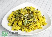 香椿叶炒鸡蛋的做法 香椿叶炒鸡蛋怎么做 香椿叶炒鸡蛋的做法 香椿叶炒鸡蛋怎么做