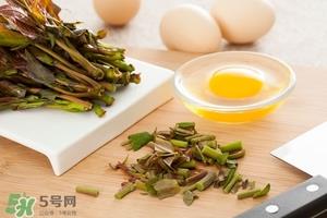 香椿叶炒鸡蛋的做法 香椿叶炒鸡蛋怎么做 香椿叶炒鸡蛋的做法 香椿叶炒鸡蛋怎么做
