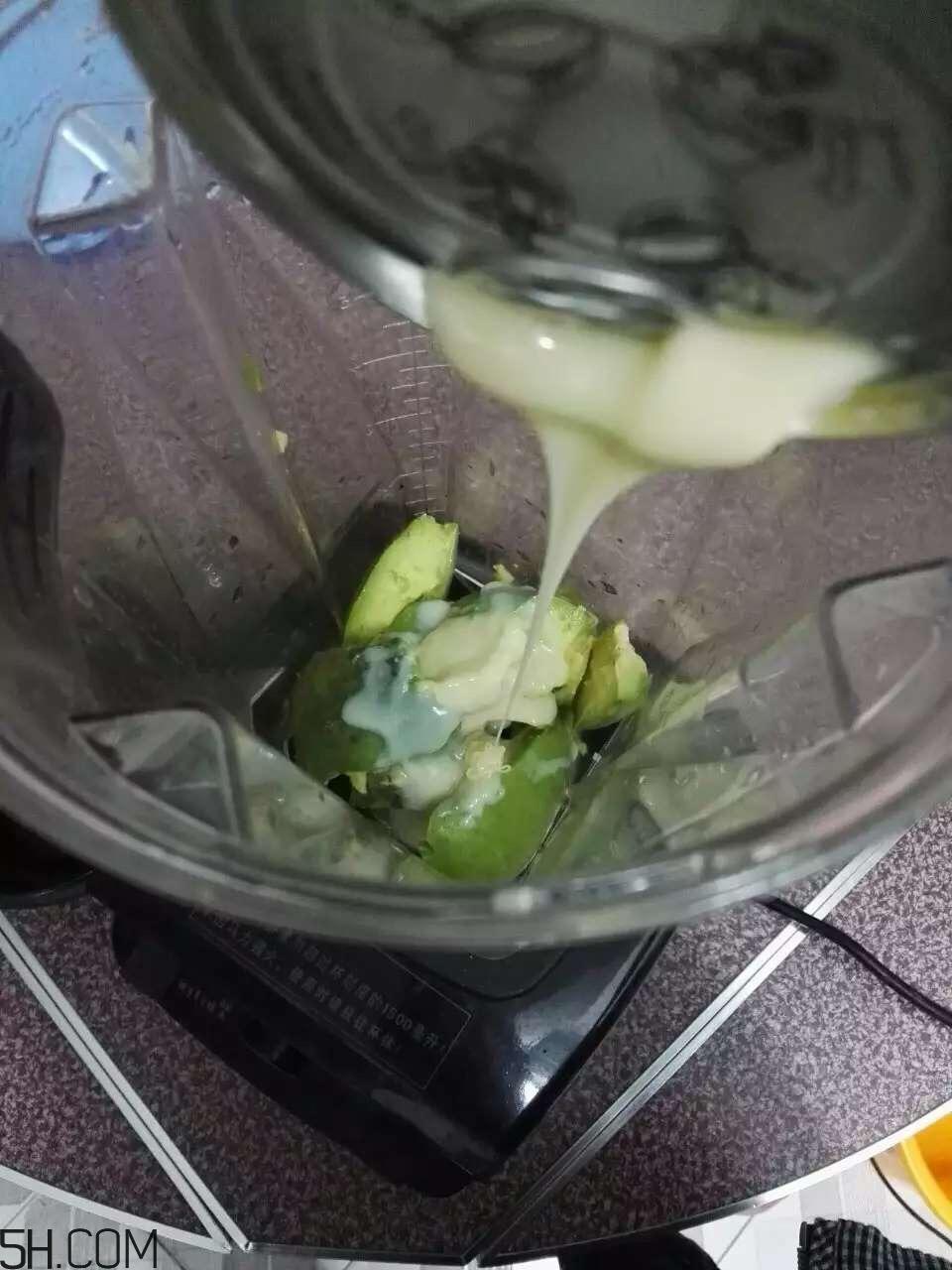 孕妇可以喝牛油果奶昔吗?孕妇喝牛油果奶昔的好处? 孕妇可以喝牛油果奶昔吗?孕妇喝牛油果奶昔的好处?