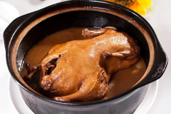 鸭肉不能与什么食物同食 鸭肉可以和白萝卜一起吃吗 鸭肉不能与什么食物同食 鸭肉可以和白萝卜一起吃吗