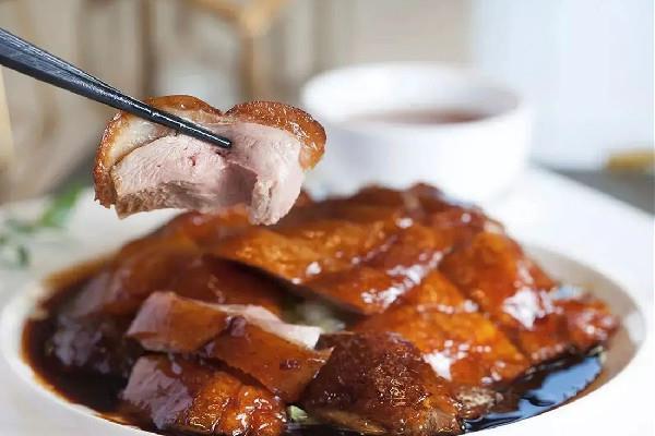 鸭肉不能与什么食物同食 鸭肉可以和白萝卜一起吃吗 鸭肉不能与什么食物同食 鸭肉可以和白萝卜一起吃吗