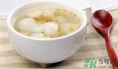 荸荠可以和梨一起煮吗?梨子能和荸荠一起吃吗 荸荠可以和梨一起煮吗?梨子能和荸荠一起吃吗