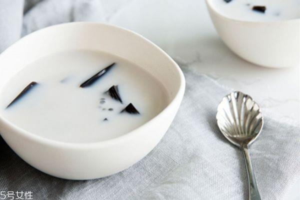 龟苓膏太稀怎么补救 龟苓膏的副作用 龟苓膏太稀怎么补救 龟苓膏的副作用