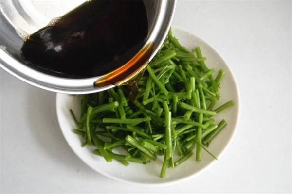 空心菜叶子发黄能吃吗 空心菜叶子发黄怎么回事 空心菜叶子发黄能吃吗 空心菜叶子发黄怎么回事