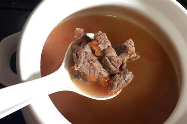 煮牛肉汤用冷水还是热水 煮牛肉汤用什么锅最好 煮牛肉汤用冷水还是热水 煮牛肉汤用什么锅最好