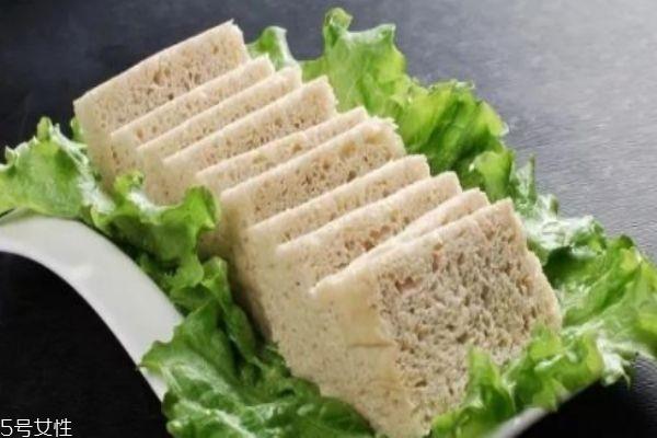 冻豆腐可以减肥吗 冻豆腐怎么吃才能减肥 冻豆腐可以减肥吗 冻豆腐怎么吃才能减肥
