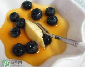 蓝莓和鸡蛋能一起吃吗?蓝莓能和鸡蛋一起吃吗? 蓝莓和鸡蛋能一起吃吗?蓝莓能和鸡蛋一起吃吗?