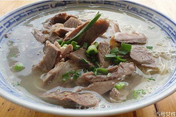 什么是喝羊肉汤最好呢 羊肉汤可以天天喝吗 什么是喝羊肉汤最好呢 羊肉汤可以天天喝吗