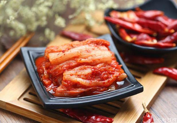 泡菜水可以重复用多久 如何往泡菜里二次续菜 泡菜水可以重复用多久 如何往泡菜里二次续菜