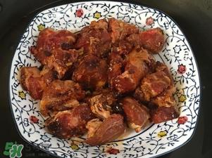 腌排骨要洗吗?排骨腌完要洗吗? 腌排骨要洗吗?排骨腌完要洗吗?