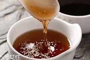 芝麻油和花生油的区别 用法不同 芝麻油和花生油的区别 用法不同