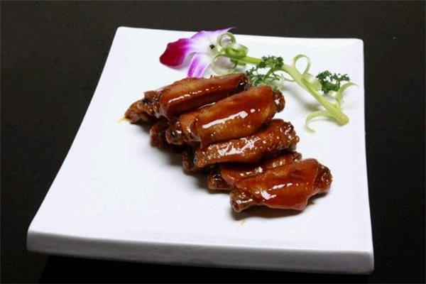 哺乳期能吃可乐鸡翅吗 可乐鸡翅孕妇能吃吗 哺乳期能吃可乐鸡翅吗 可乐鸡翅孕妇能吃吗