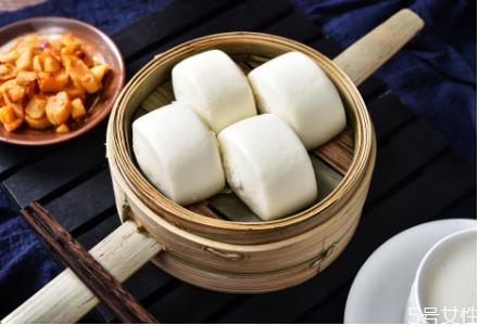 微波炉加热馒头需要几分钟 微波炉加热馒头怎么不会变硬 微波炉加热馒头需要几分钟 微波炉加热馒头怎么不会变硬