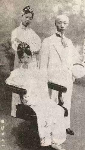 被历史推搡着前行的末代皇帝溥仪与他五任妻子的无性婚姻