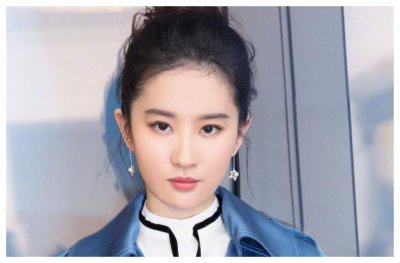 ​32岁刘亦菲近照曝光，脸上开始长雀斑，以为会丑没想到竟更美了