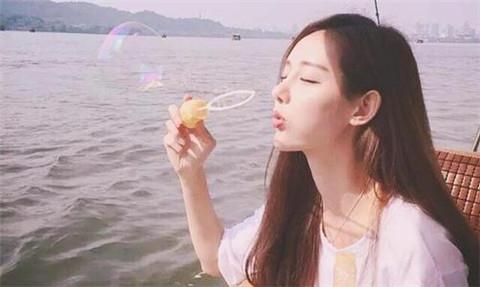嘴笨的男生怎么追女生