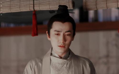 朱一龙是校草?毕业照被扒出,与彭冠英是同学,两人曾互称姐妹
