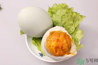 鸭蛋不能和什么一起吃?鸭蛋不能与什么食物同食? 鸭蛋不能和什么一起吃?鸭蛋不能与什么食物同食?
