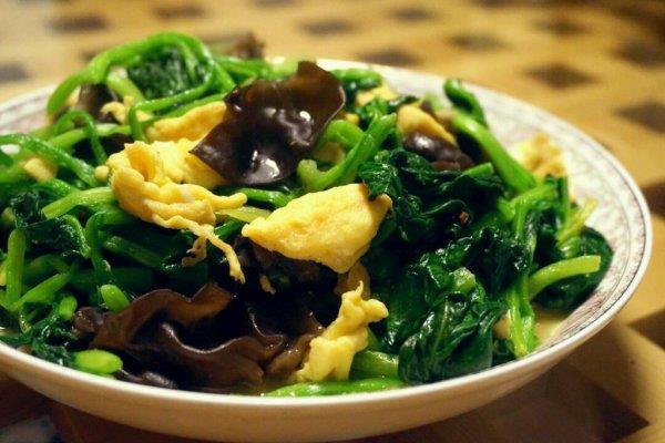 菠菜可以和鸡蛋一起吃吗 菠菜可以和豆腐一起吃吗 菠菜可以和鸡蛋一起吃吗 菠菜可以和豆腐一起吃吗