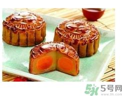 月饼裂开了是怎么回事?月饼开裂了可以吃吗? 月饼裂开了是怎么回事?月饼开裂了可以吃吗?