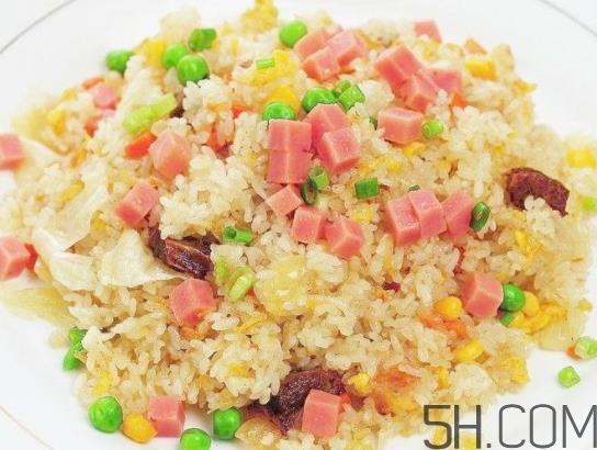 蛋炒饭可以过夜吗 蛋炒饭可以放多久 蛋炒饭可以过夜吗 蛋炒饭可以放多久