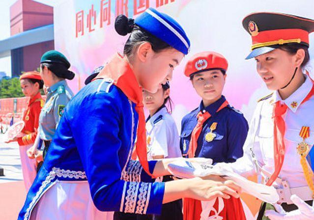 少年强则国强!深港青少年同升国旗 同唱国歌