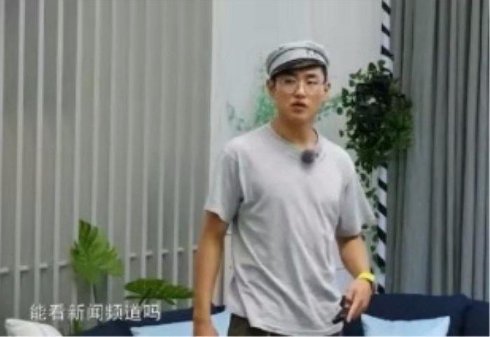 《hi室友》王彦霖成宝藏男孩，现场写歌惹哭众人，网友夸他太有才