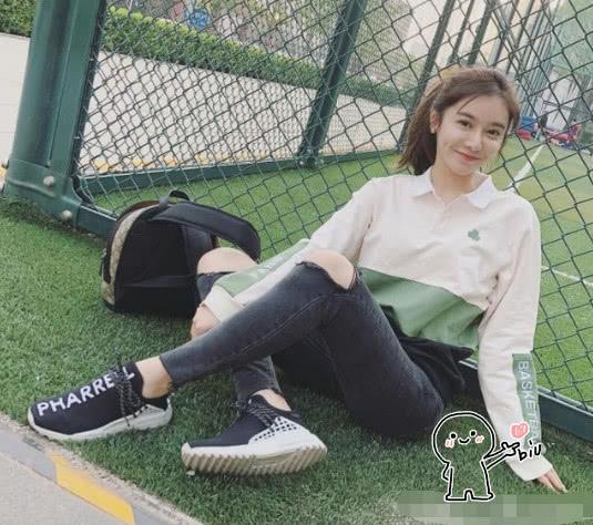 美娜秦奋官宣分手,谁的损失更大?肯定不是让美女蠢蠢欲动的他