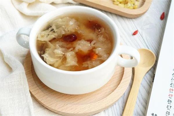 银耳汤去火吗 银耳汤怎么做清热去火 银耳汤去火吗 银耳汤怎么做清热去火