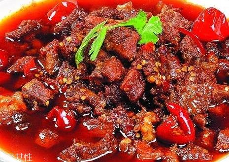红烧牛肉用冷水还是热水 冷水焯水 红烧牛肉用冷水还是热水 冷水焯水