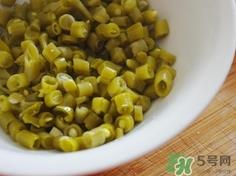 酸豆角可以生吃吗?酸豆角生吃有害吗? 酸豆角可以生吃吗?酸豆角生吃有害吗?