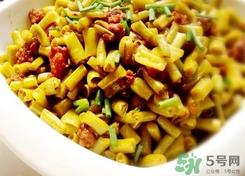 酸豆角可以生吃吗?酸豆角生吃有害吗? 酸豆角可以生吃吗?酸豆角生吃有害吗?