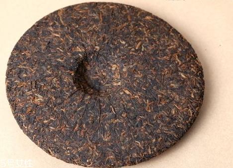 茶饼可以放多久 没有变质就行 茶饼可以放多久 没有变质就行