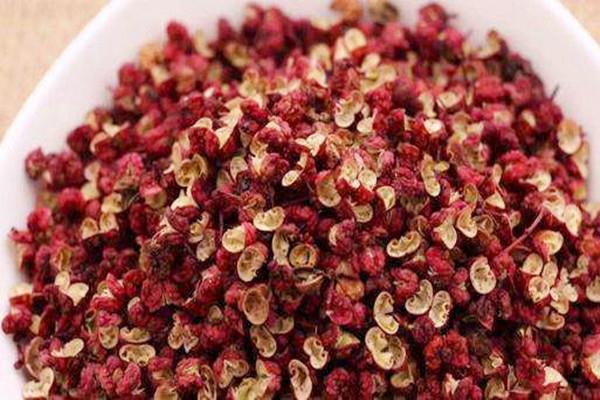 花椒能用来泡脚吗 花椒泡脚一次泡多长时间 花椒能用来泡脚吗 花椒泡脚一次泡多长时间