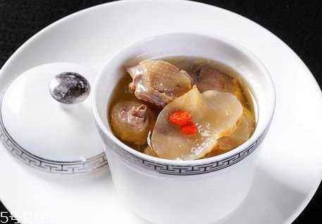天麻炖鸽子能治头痛吗 可以治疗头晕头痛 天麻炖鸽子能治头痛吗 可以治疗头晕头痛