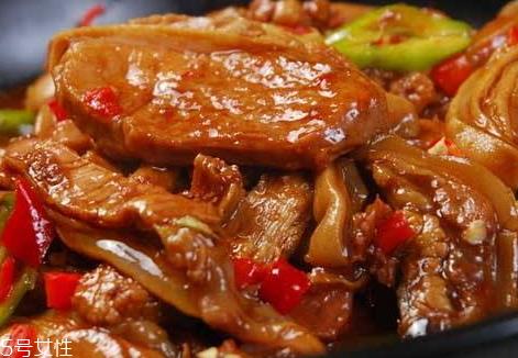 红烧羊肉可以放洋葱吗 洋葱去羊肉的膻味 红烧羊肉可以放洋葱吗 洋葱去羊肉的膻味