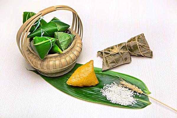 粽子到底是煮还是蒸 粽子怎么煮才好吃 粽子到底是煮还是蒸 粽子怎么煮才好吃