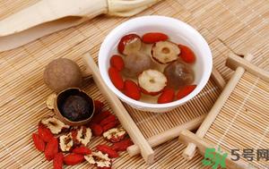山楂枸杞一起泡水喝好吗?山楂枸杞一起泡水喝有什么好处? 山楂枸杞一起泡水喝好吗?山楂枸杞一起泡水喝有什么好处?