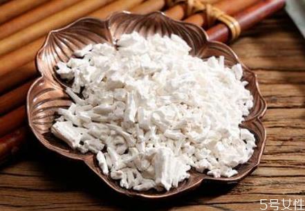 葛根粉熬好以后是什么颜色 葛根粉冲不成糊状是不是假的 葛根粉熬好以后是什么颜色 葛根粉冲不成糊状是不是假的