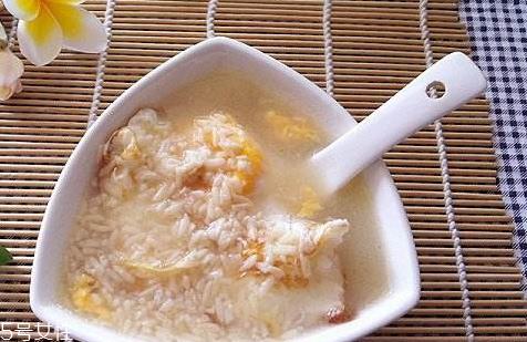 米酒鸡蛋可以丰胸吗 米酒鸡蛋食谱 米酒鸡蛋可以丰胸吗 米酒鸡蛋食谱