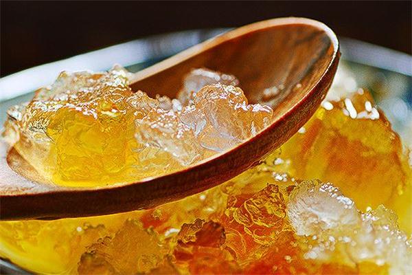 桃胶适合夏天吃吗 桃胶夏天吃还是冬天吃好 桃胶适合夏天吃吗 桃胶夏天吃还是冬天吃好