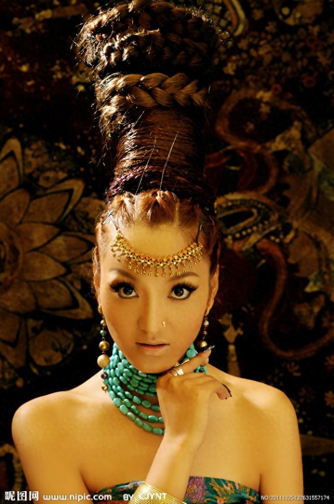 藏族歌手旺姆，是杨丽萍最喜爱的徒弟，星光大道年度冠军