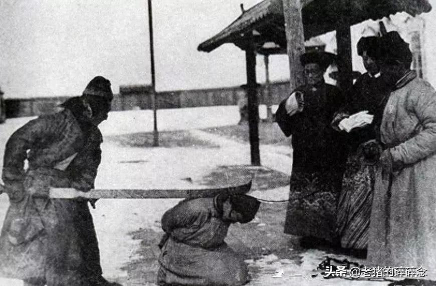 罕见的旧中国执行死刑照片，图2鬼头刀寒光凛凛，图五左轮枪行刑