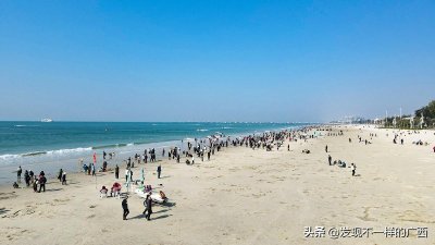 ​春节假期虽然已过，但是北海旅游人气依旧火，来银滩游玩的不少